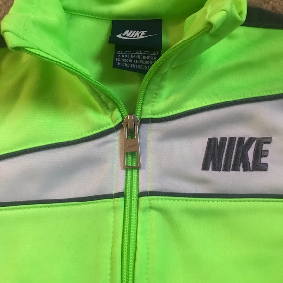 NWOT Nike Lime Green Track Jacket 2T - Picture 3 of 4